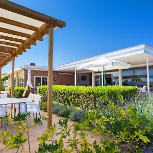 3 Estrellas 2*, Gavà İspanya